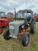 Oldtimer & tractormeeting te Werchter