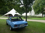 Oldtimer en cabrio rondrit door het land van Stille Waters