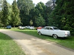 Oldtimer en cabrio rondrit door het land van Stille Waters