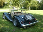 Oldtimer en cabrio rondrit door het land van Stille Waters