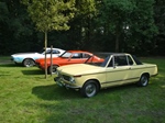 Oldtimer en cabrio rondrit door het land van Stille Waters